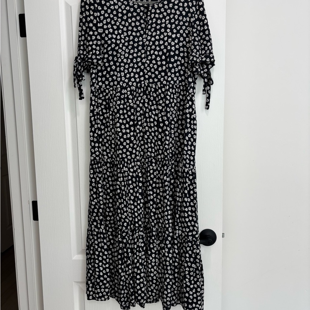 Madewell Tie-Sleeve Tiered Midi Dress in Woodcut Flowers